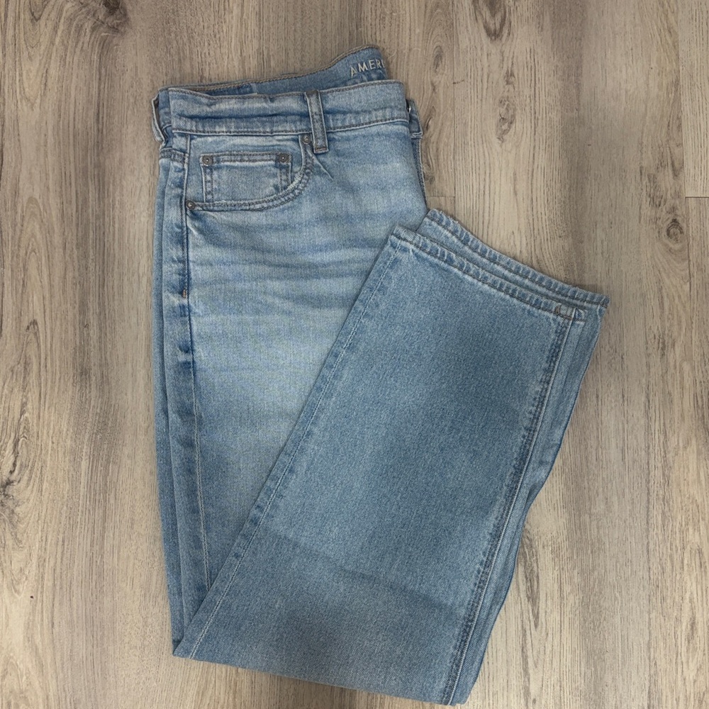 American Eagle Outfitters Women's Straight Leg Jeans - Light Blue